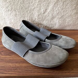 CAMPER Girl Women’s Right Nina Mary Jane Ballet Flats Gray Suede Size EU 38